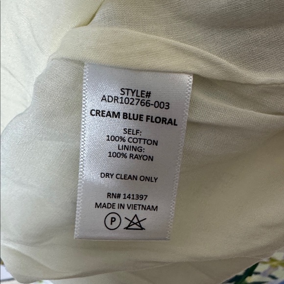 ASTR The Label Tie Strap Tiered Maxi Dress Size Medium Cream Blue Floral NWOT - Picture 11 of 13